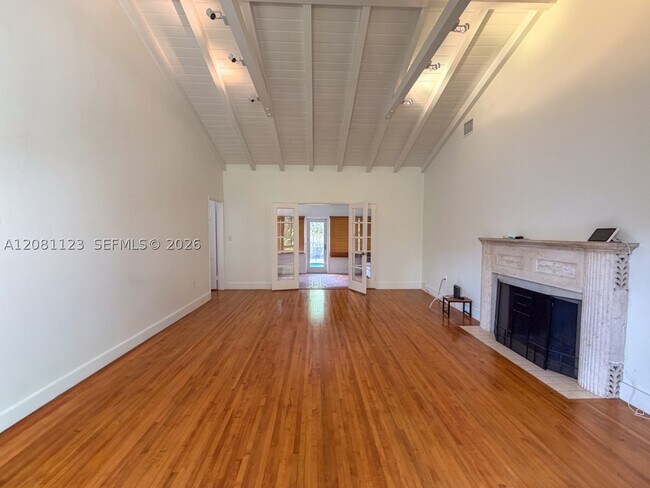 Building Photo - 441 NE 53rd St