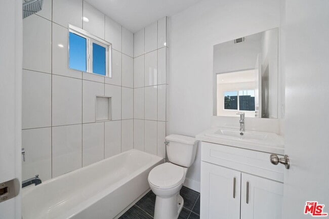 Foto del edificio - 6338 Beck Ave