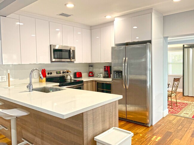 Foto del edificio - 324 NW 52nd St