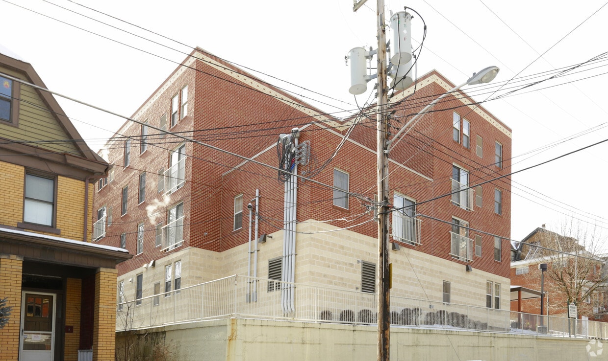 Ormsby Manor Apartments in Pittsburgh, PA