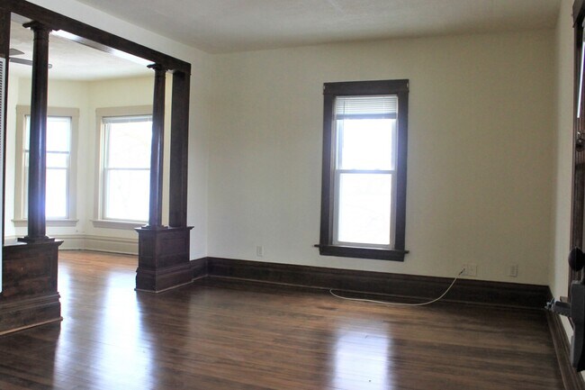 Building Photo - 219 Grove St