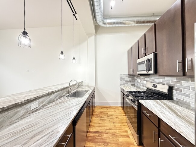 Building Photo - 1432 W 21st St
