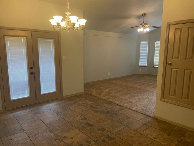 Building Photo - Beautiful Northeast Home