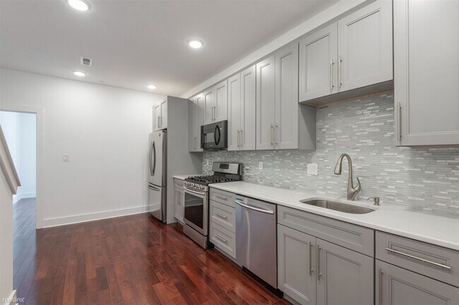 Foto del edificio - 4 br, 2 bath Duplex - 1706 Arlington St Un...