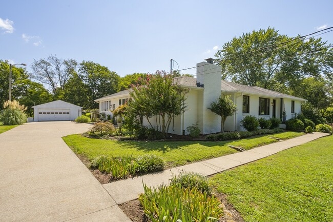 Building Photo - 209 Donna Dr