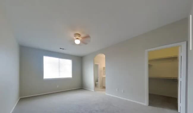 Foto del edificio - 740 Pino Ave