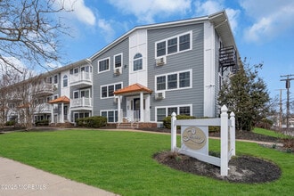 Building Photo - 307 4th Ave