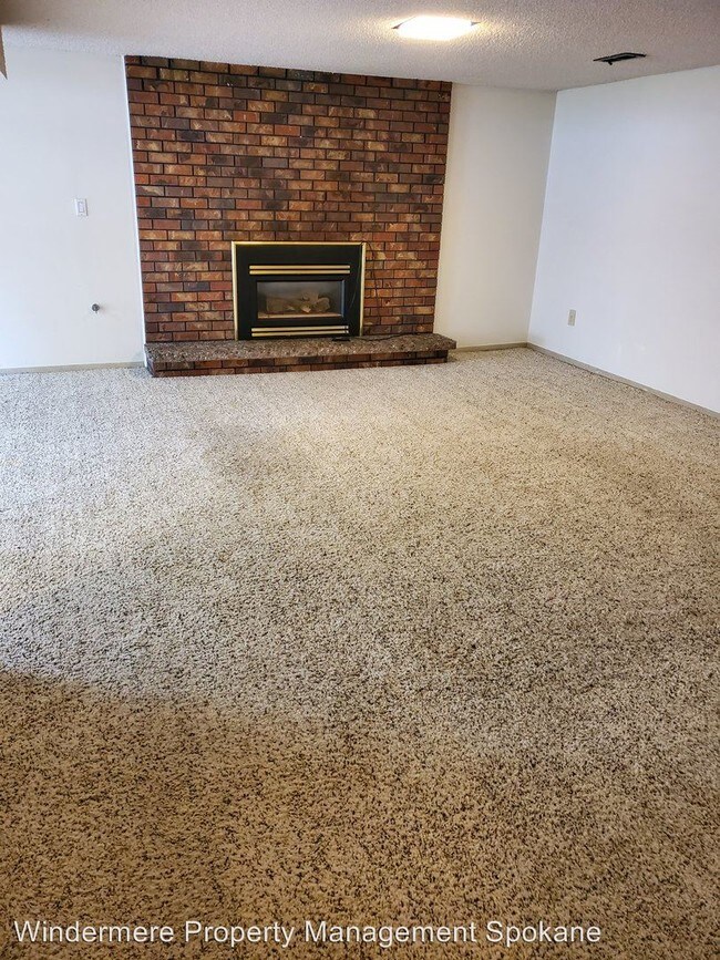 Building Photo - 4 br, 2.5 bath House - 6110 S Pittsburgh St.