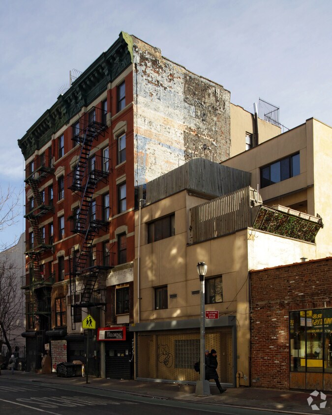 Primary Photo - 42 Clinton St