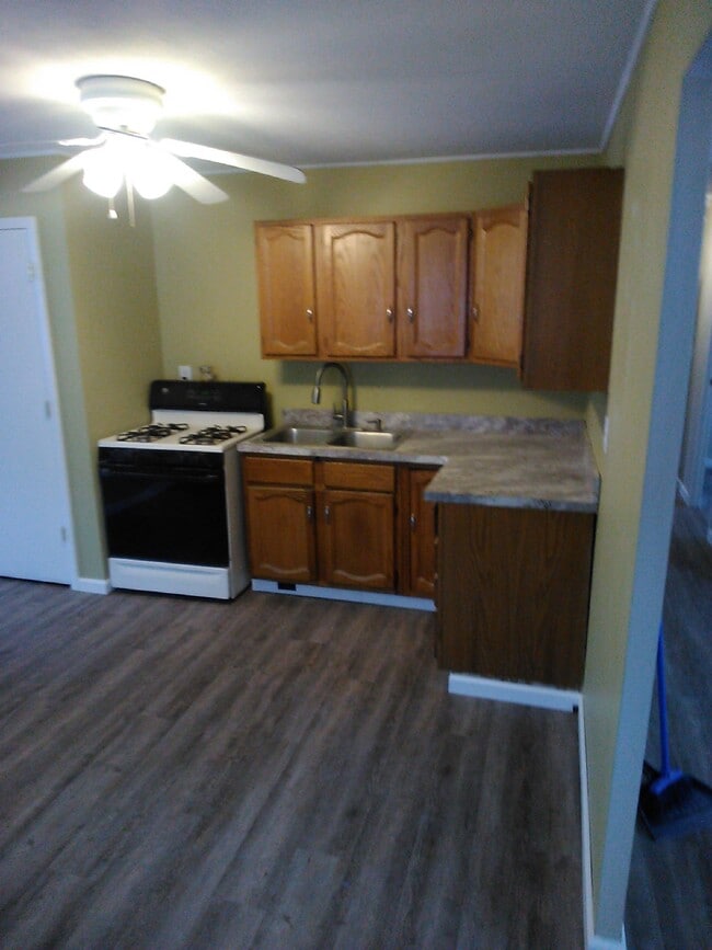 Building Photo - 228 Leopold Blvd