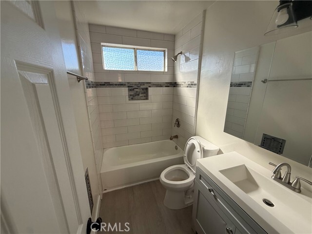 Foto del edificio - 1193 N Ardmore Ave