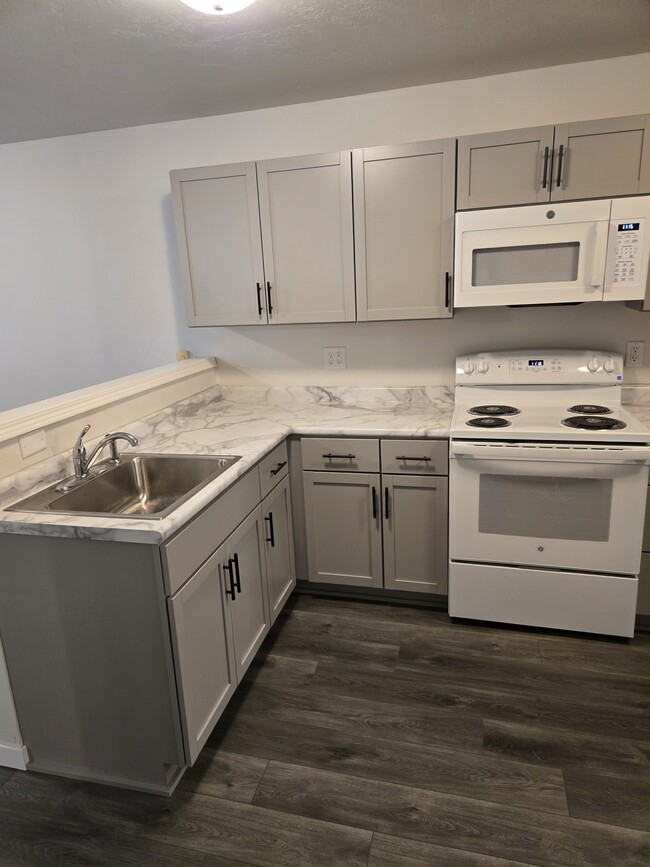 Building Photo - 221 Barre St