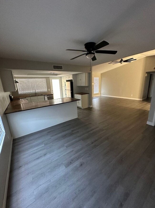 Foto del edificio - 3502 W Willow Ave