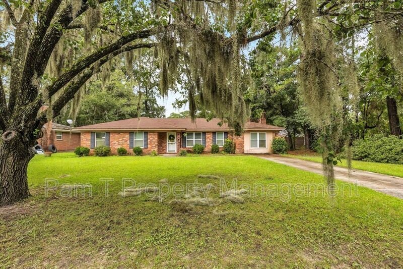 Primary Photo - 606 Highland Dr