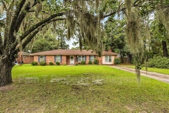 Building Photo - 606 Highland Dr