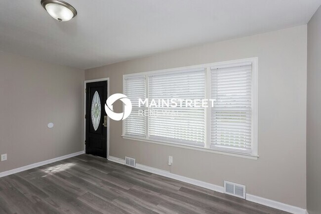Foto del edificio - 3 Bedroom Pet-Friendly Home in LOUISVILLE, KY with Main Street Renewal