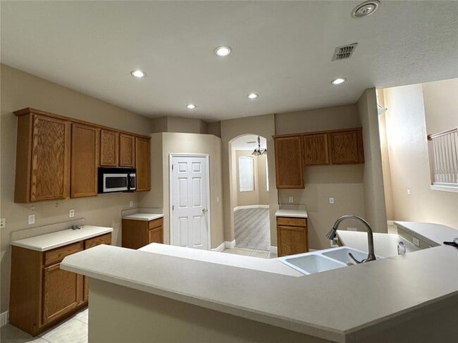 Building Photo - 5040 Walnut Ridge Dr