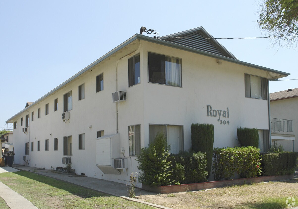 Building Photo - 304 N 3rd St