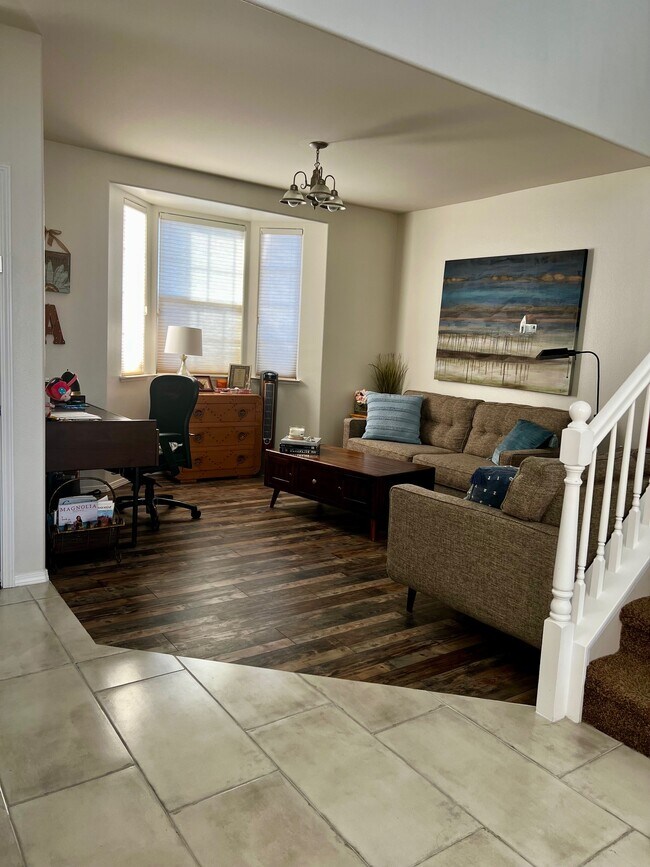 Foto del edificio - 5526 N Avocado Ln