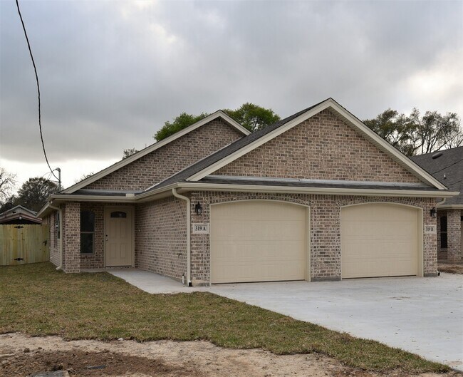 Foto del edificio - 319 North 2 1/2 St. Ste A