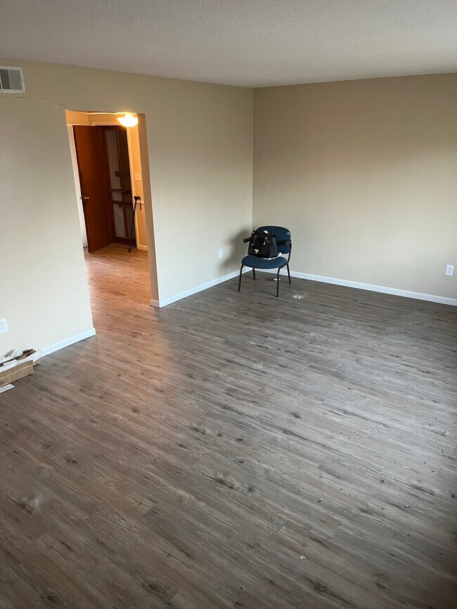 Building Photo - 1420 Doris Dr