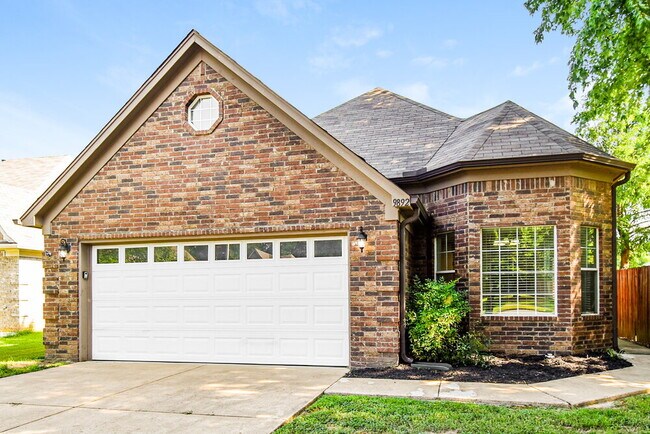 Foto del edificio - 9892 Southern Oak Way