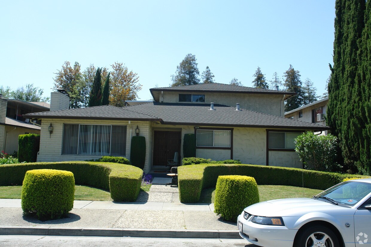 Foto del edificio - 3660 Greenlee Dr
