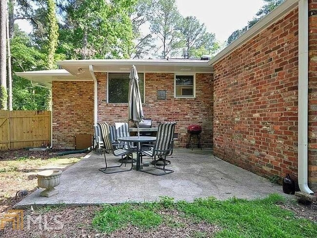 Foto del edificio - 3719 Ashwood Dr SE