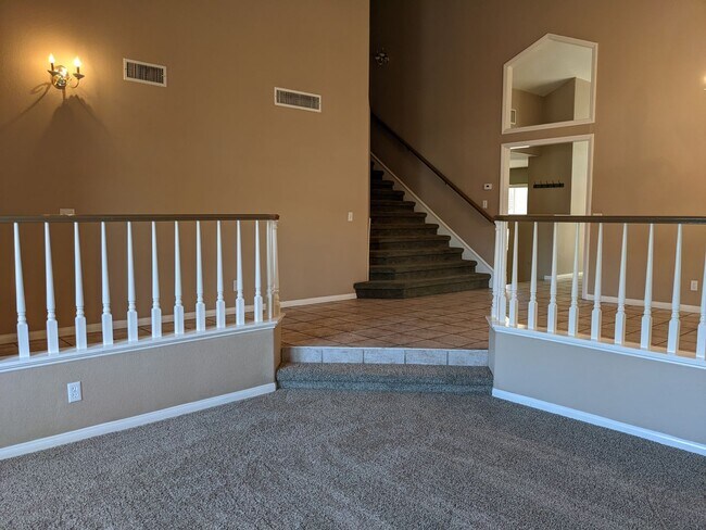 Foto del edificio - A Very nice and Large 4 Bedroom, 3 Bathroom, 2 STORY Home in Desert Shores!!!!