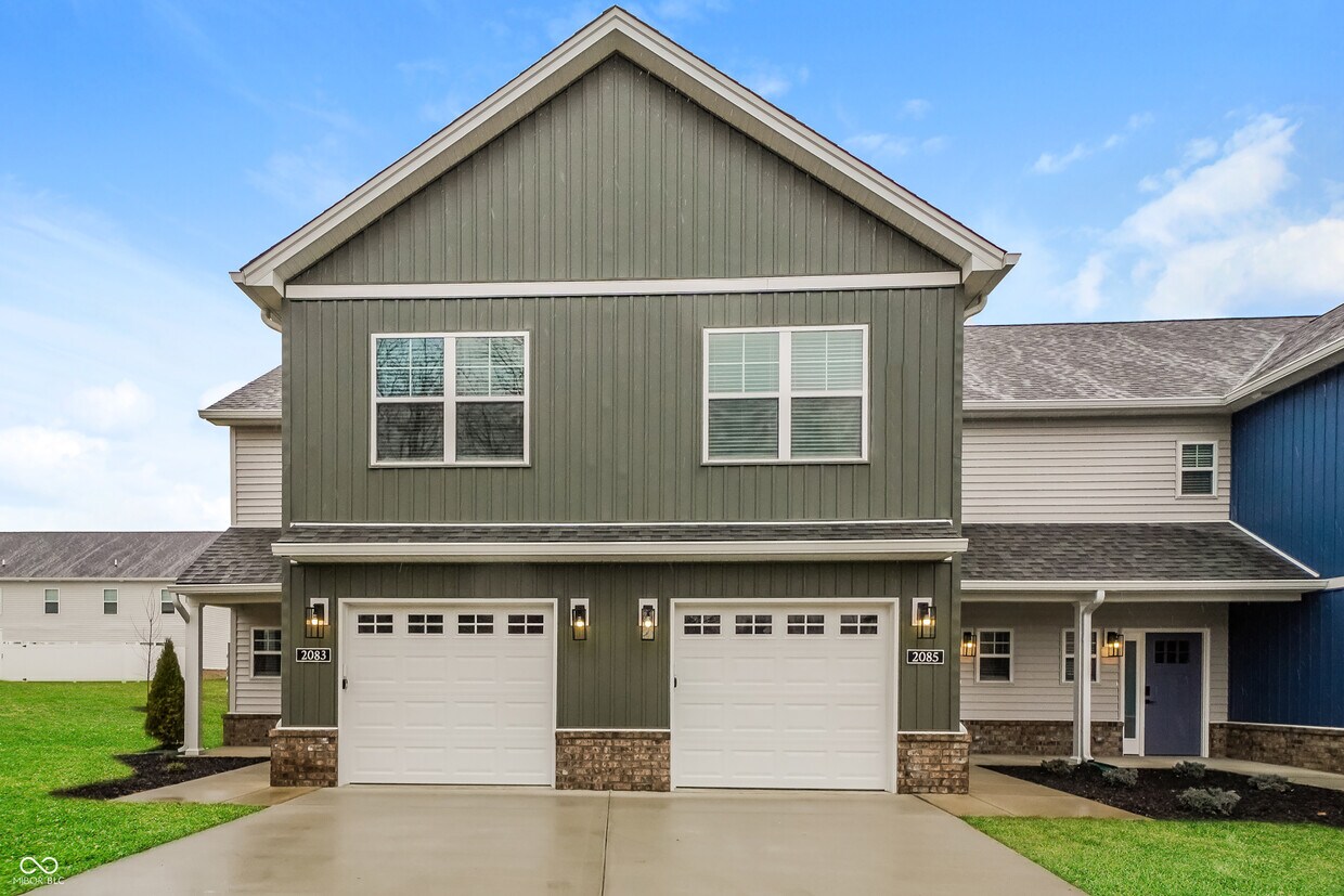 Primary Photo - 2085 Paddle Wheel Dr