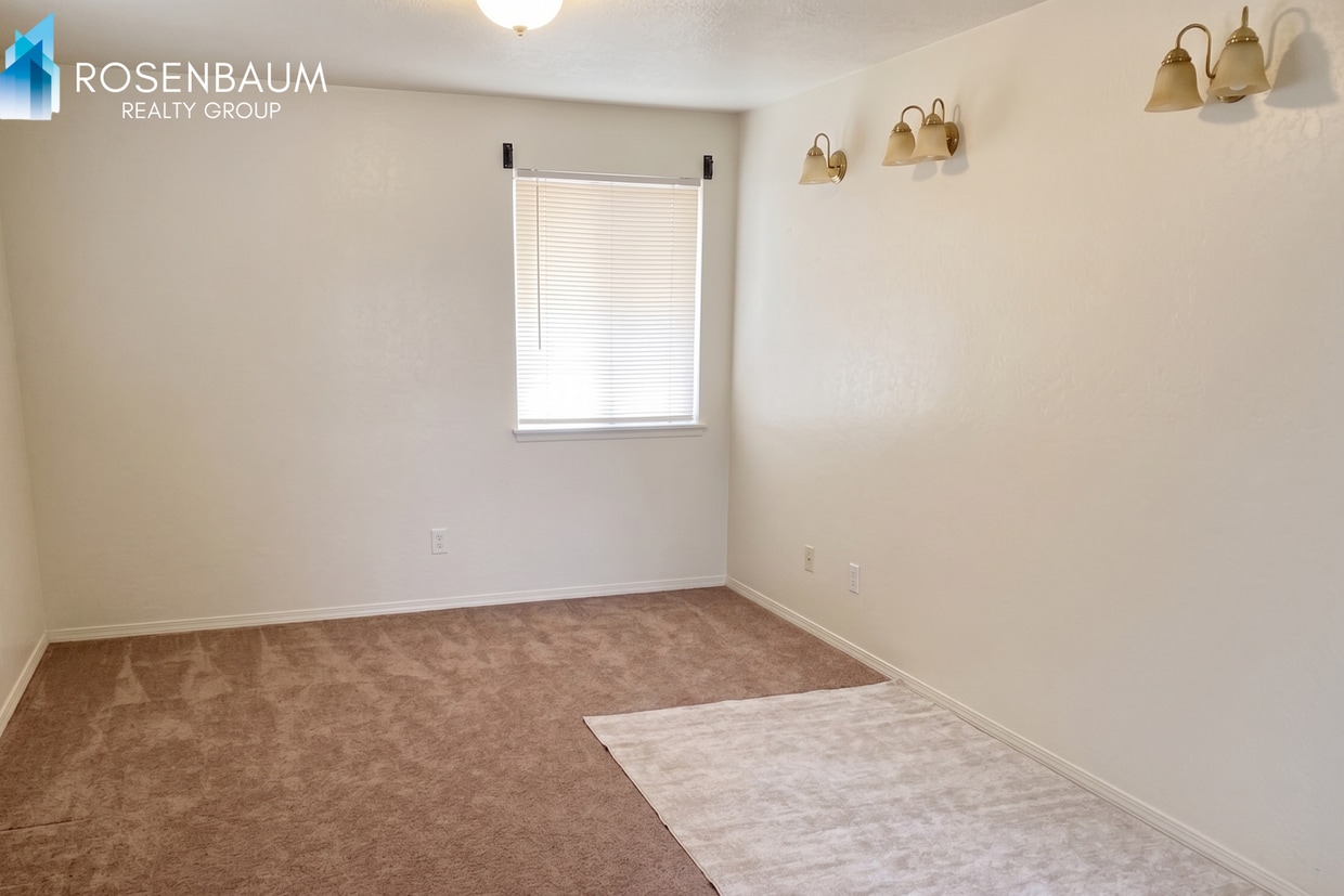 Building Photo - Charming 2-Bedroom, 1-Bath Duplex with Private Backyard & Garage in Prescott Valley
