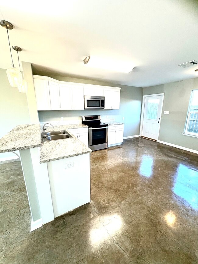 Building Photo - 1603 Dehart