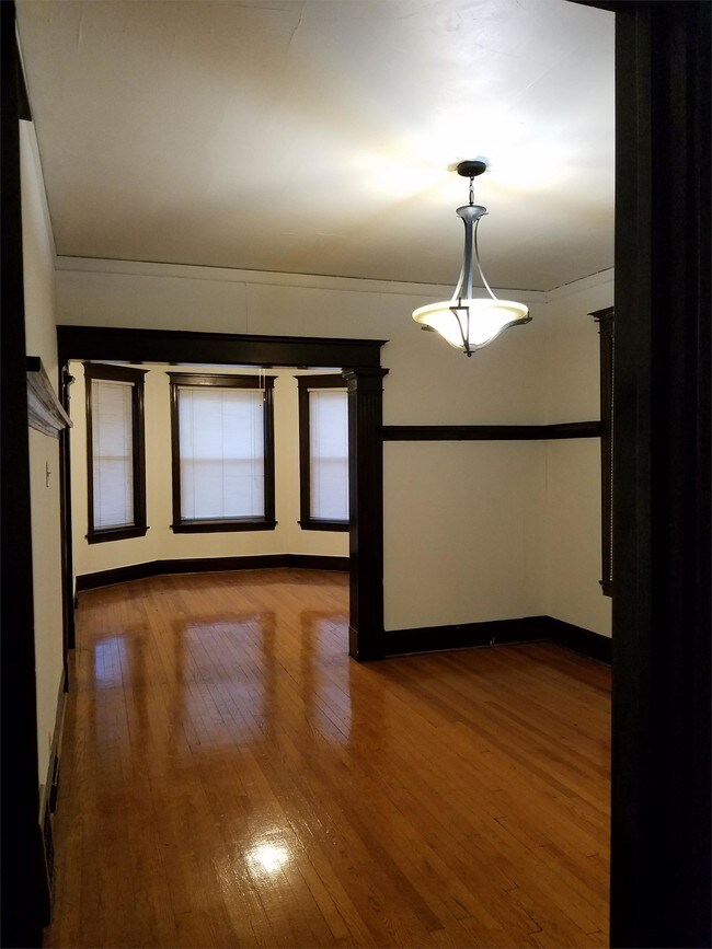 Building Photo - 7250 S Saint Lawrence Ave