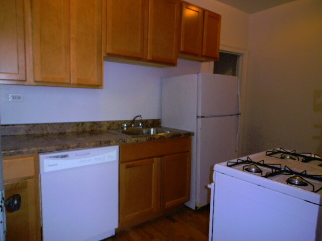 Primary Photo - 1239 W North Shore Ave