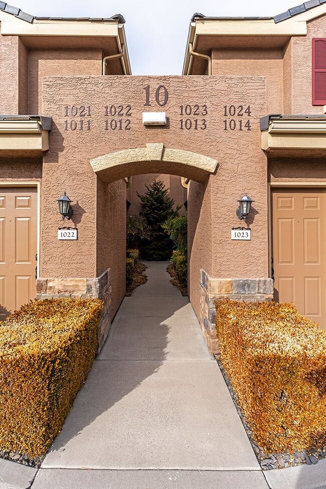 Building Photo - 900 S Meadows Pkwy