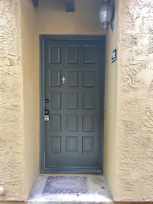 Building Photo - 17147 W Bernardo Dr