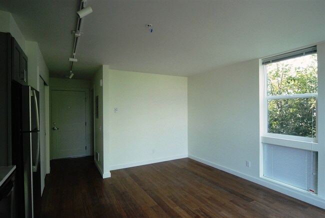 Building Photo - 224 23rd Ave E