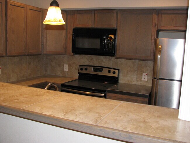 Kitchen - 6754 Eastridge Dr