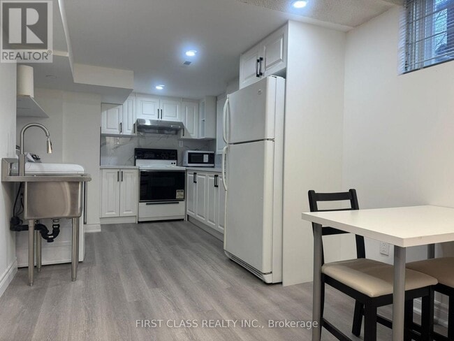 Building Photo - 126 Haven Hill Square