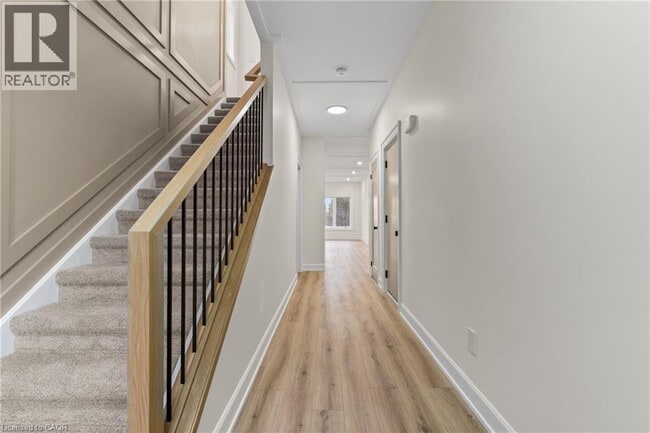 Photo du bâtiment - 42 Wellington St