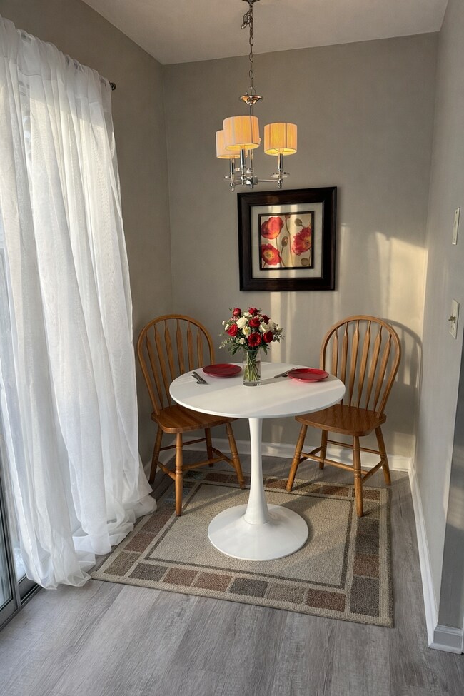 Foto del edificio - 301 Bluegrass Ave