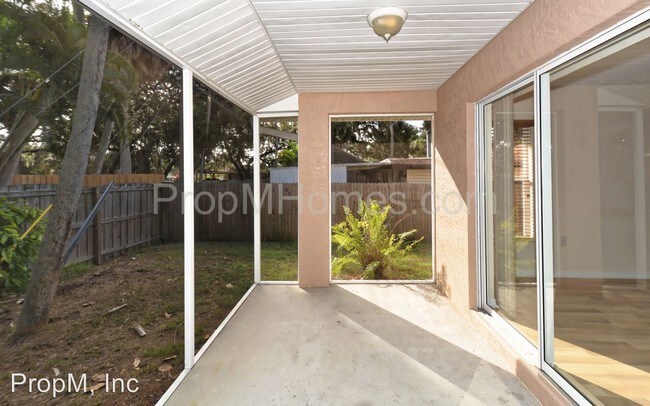 Building Photo - 6105 Camphor Ave
