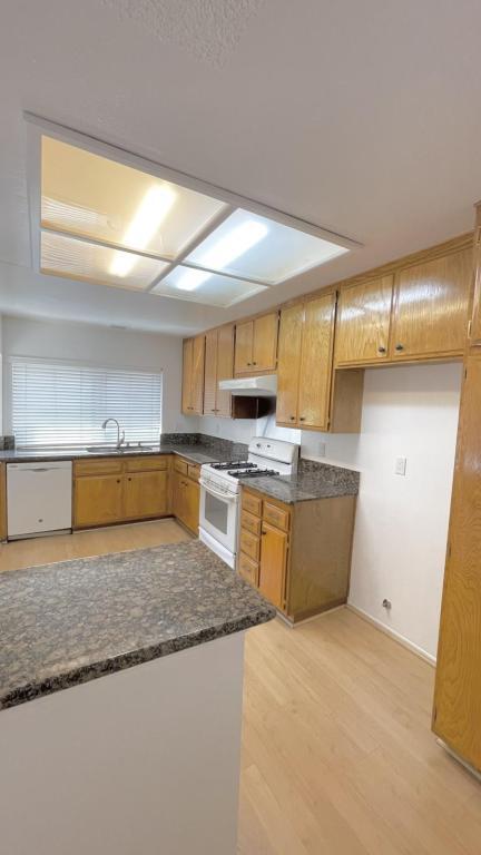 Foto del edificio - 1204 Walnut Grove Ave
