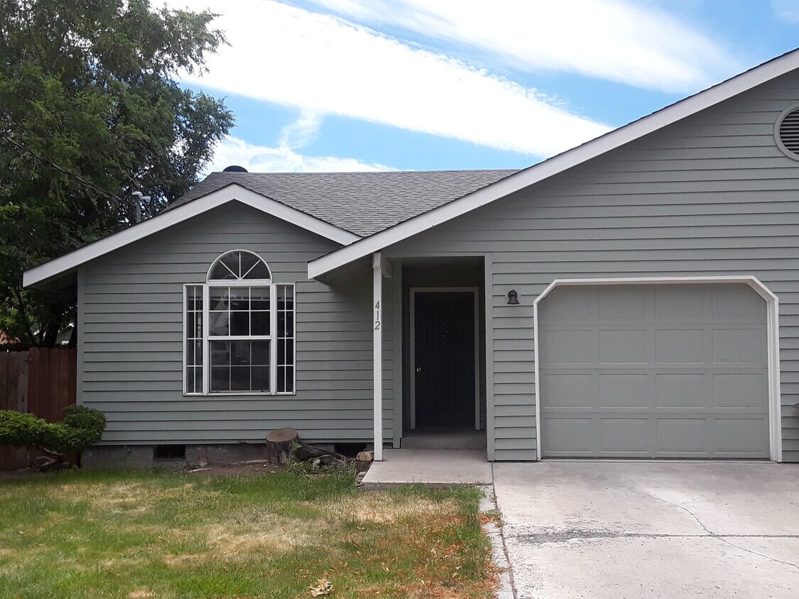 Foto principal - Adorable duplex in Prineville - all new in...