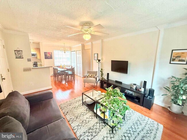 Foto del edificio - 1616 W Abingdon Dr