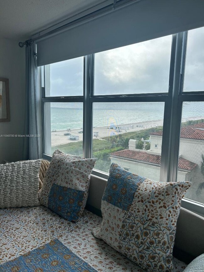 Building Photo - 6039 Collins Ave