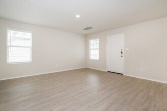 Building Photo - 5711 Fruchel Wy