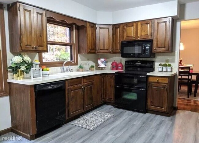 Building Photo - 4 br, 2.5 bath House - 286 Northern Pines Rd