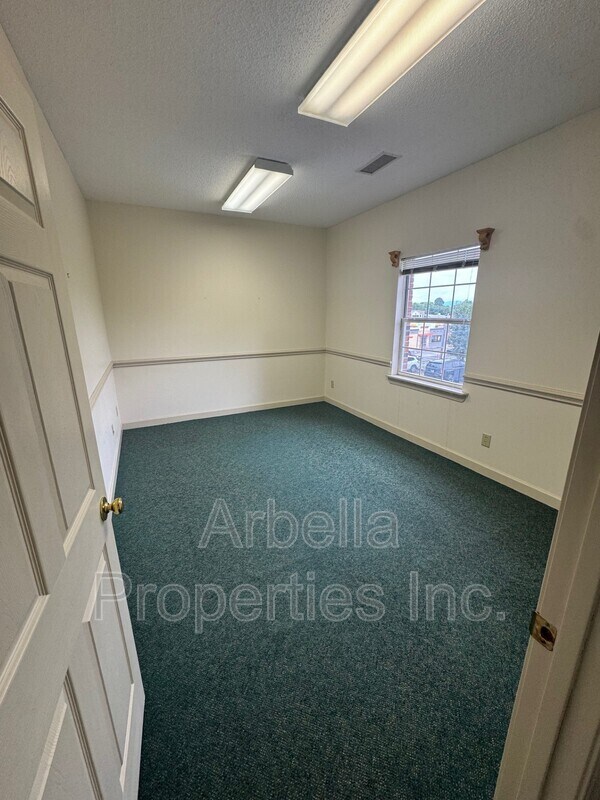 Building Photo - 902 Sunset Dr 7B