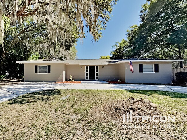 Building Photo - 104 New Hope Road Brandon FL